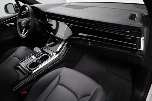 2026 Audi Q7 45 Premium
