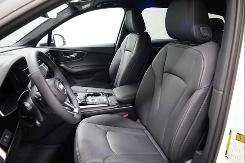 2026 Audi Q7 45 Premium