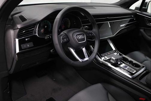 2026 Audi Q7 45 Premium