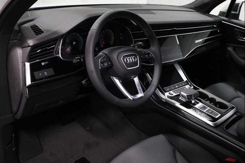 2026 Audi Q7 45 Premium