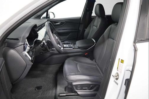 2025 Audi Q7 45 Premium Plus