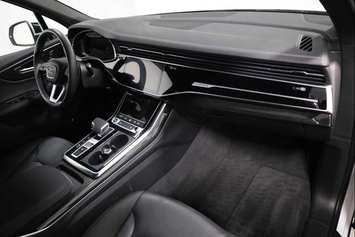 2025 Audi Q7 45 Premium Plus