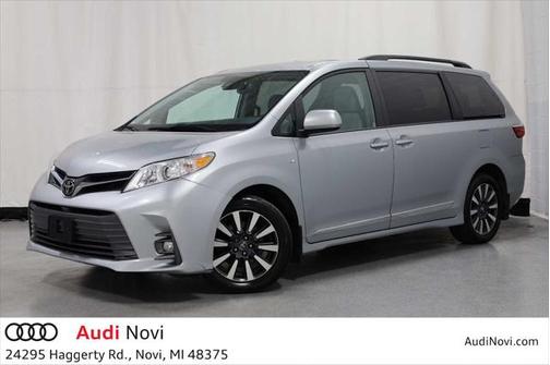 2019 Toyota Sienna XLE