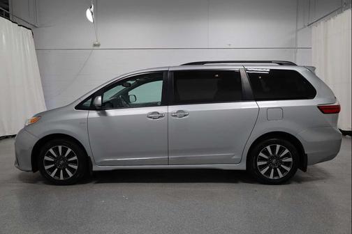 2019 Toyota Sienna XLE