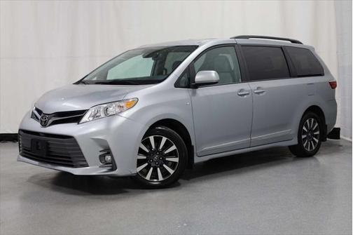 2019 Toyota Sienna XLE