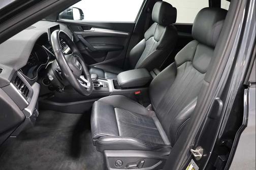 2020 Audi Q5 45 Titanium Premium