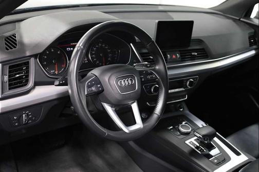 2020 Audi Q5 45 Titanium Premium