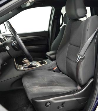 True Blue Pearlcoat 2017 Jeep Grand Cherokee Laredo