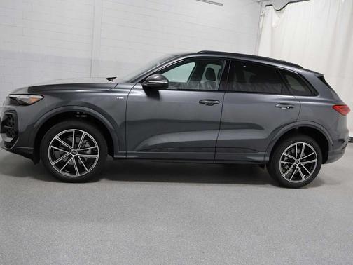 Tambora Gray Metallic 2026 Audi Q5 Premium Plus TFSI quattro S tronic