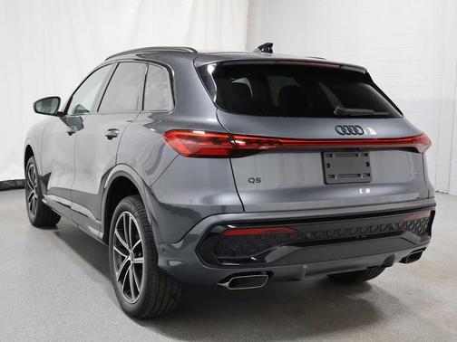 Tambora Gray Metallic 2026 Audi Q5 Premium Plus TFSI quattro S tronic