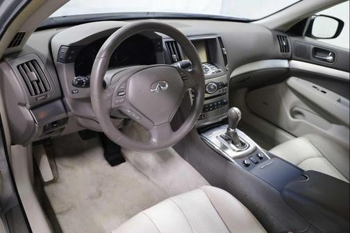 2015 INFINITI Q40 Base