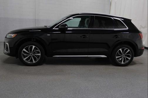 Mythos Black Metallic 2023 Audi Q5 45 S line Premium