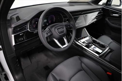 2025 Audi Q7 55 Premium Plus