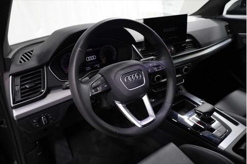 2025 Audi Q5 45 S line Premium