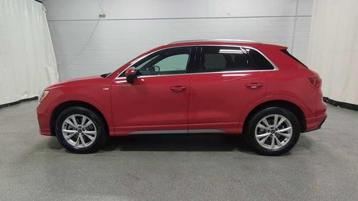 2022 Audi Q3 45 S line Premium