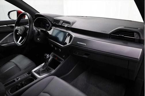 2022 Audi Q3 45 S line Premium