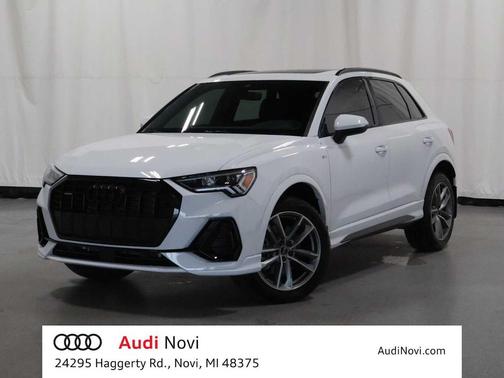 Glacier White Metallic 2024 Audi Q3 Premium 45 TFSI S line quattro Tiptronic