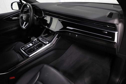 2022 Audi Q7 45 Premium Plus