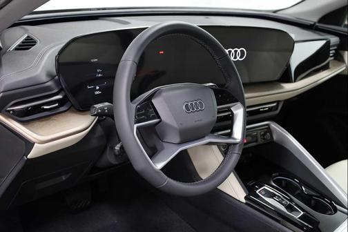 2025 Audi Q5 Premium TFSI quattro S tronic