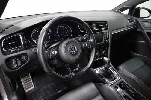 2017 Volkswagen Golf R 2.0T DSG
