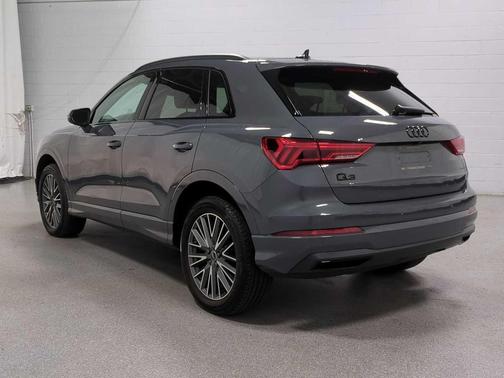 Nano Gray Metallic 2023 Audi Q3 Premium 40 TFSI quattro Tiptronic