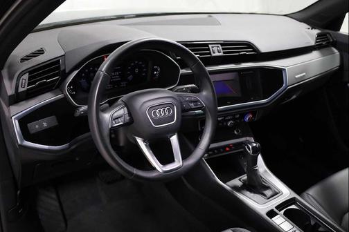 2023 Audi Q3 Premium 45 TFSI S line quattro Tiptronic
