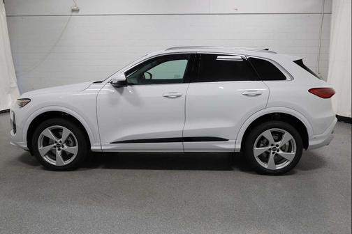 2025 Audi Q5 Premium Plus TFSI quattro S tronic