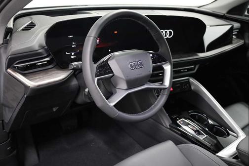 2025 Audi Q5 Premium Plus TFSI quattro S tronic