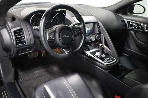 2017 Jaguar F-TYPE R