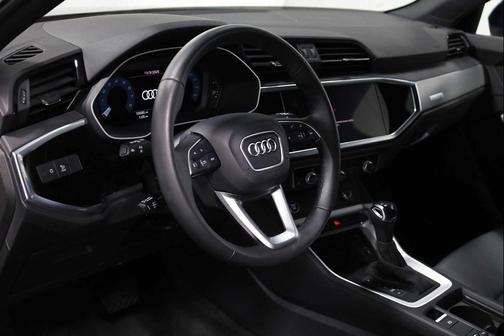 2025 Audi Q3 Premium 45 TFSI S line quattro Tiptronic