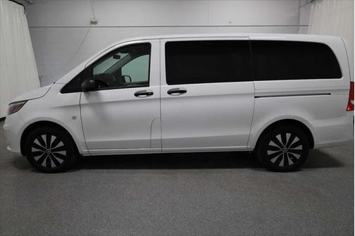 2022 Mercedes-Benz Metris Base