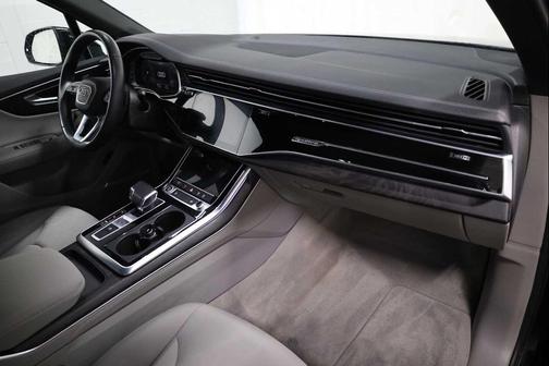 2023 Audi Q7 45 Premium Plus