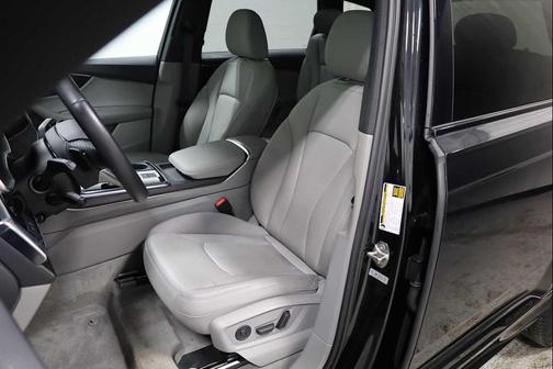 2023 Audi Q7 45 Premium Plus