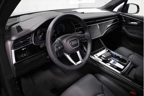 2025 Audi Q7 55 Prestige
