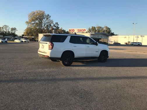 2023 Chevrolet Tahoe 4WD RST