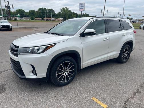 Blizzard Pearl 2018 Toyota Highlander SE