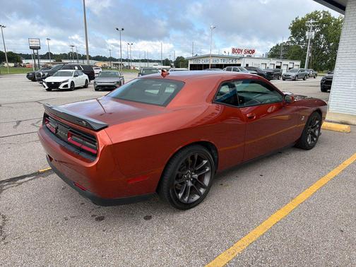 Sinamon Stick 2022 Dodge Challenger R/T Scat Pack