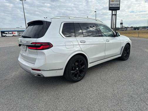 2024 BMW X7 xDrive40i