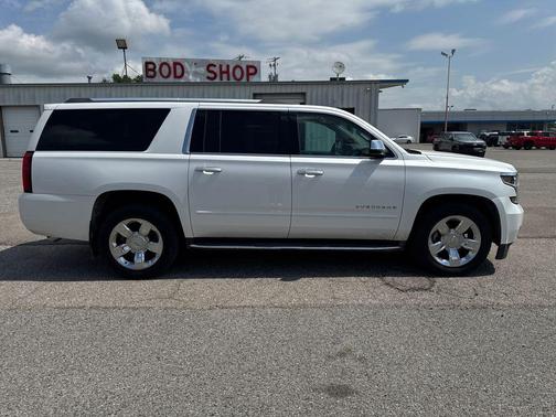 Pearl 2017 Chevrolet Suburban Premier