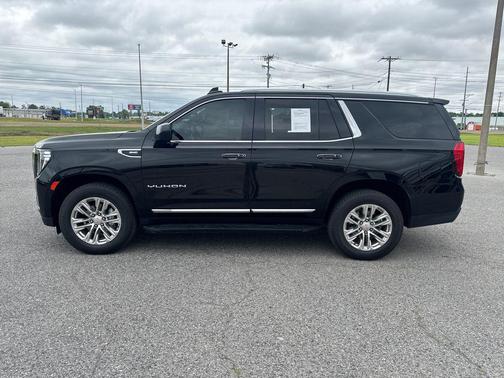 Onyx Black 2023 GMC Yukon SLT