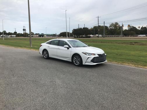 2022 Toyota Avalon XLE
