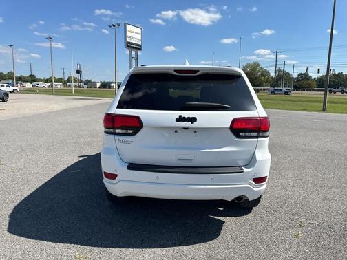 2022 Jeep Grand Cherokee Laredo