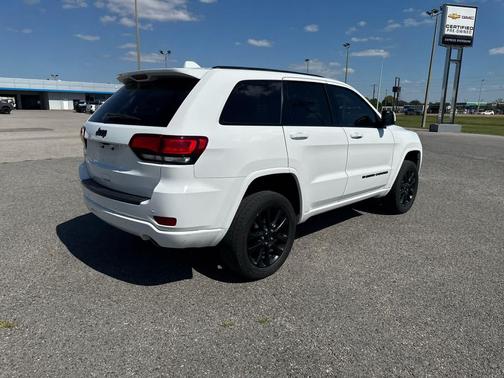 2022 Jeep Grand Cherokee Laredo