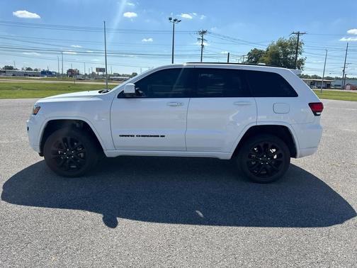 2022 Jeep Grand Cherokee Laredo