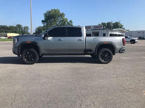 2024 GMC Sierra 2500 AT4