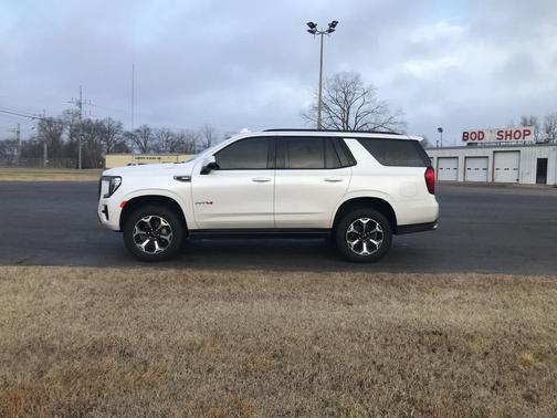 2022 GMC Yukon 4WD AT4