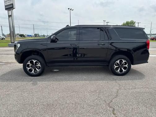 2024 GMC Yukon XL 4WD AT4