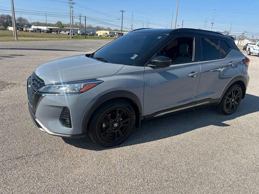 2021 Nissan Kicks SR