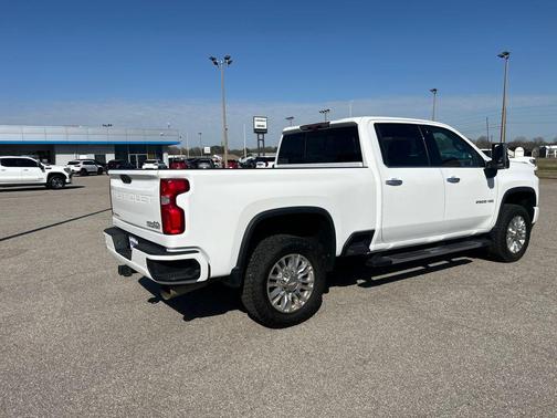 Summit White 2022 Chevrolet Silverado 2500 High Country