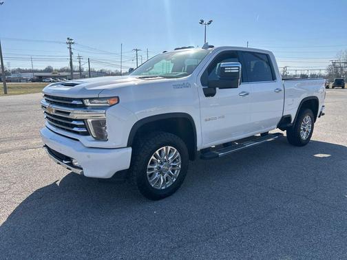 Summit White 2022 Chevrolet Silverado 2500 High Country